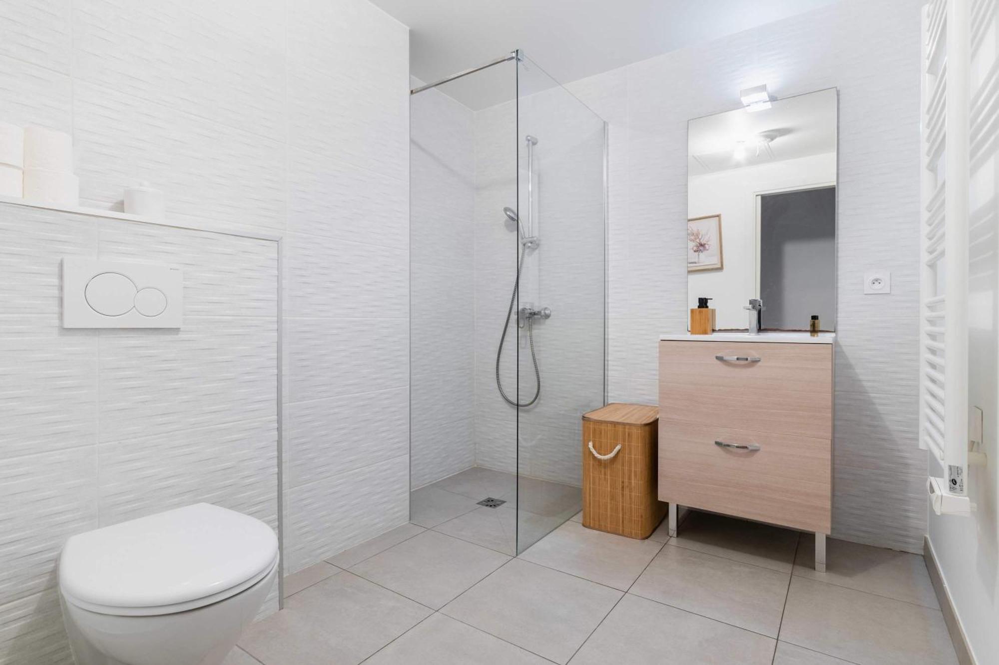 Appartement Lumineux Avec Terrasse Courbevoie - 4P - Flat-Guest Екстериор снимка